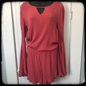 📣SOLD Altar’d State Pink Bell Sleeve Romper Medium GUC